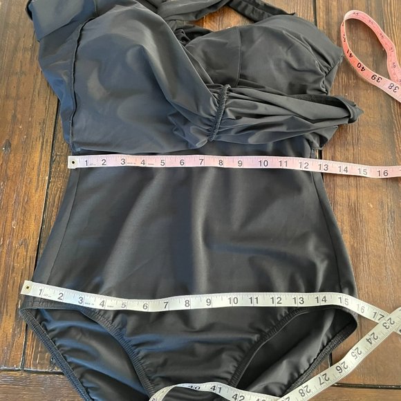 LANDS' END Sz 10 Slender Suit CASCADE RUFFLE ONE PIECE UV SWIMSUIT BLACK Modest - Picture 7 of 11